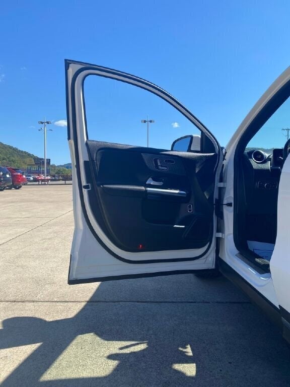 2021 Mercedes-Benz GLA Base