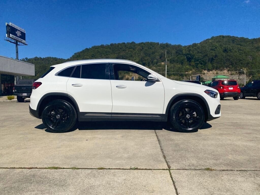 2021 Mercedes-Benz GLA Base
